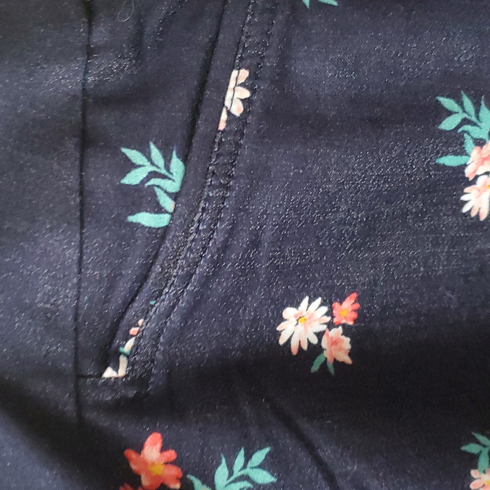 Croft&Barrow capris - Picture 6 of 7